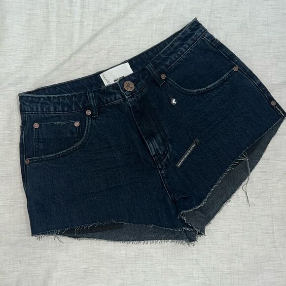 NWT One Teaspoon Cheeky Cut Off Denim Shorts Dark Wash Size‎ 29 - Picture 3 of 12